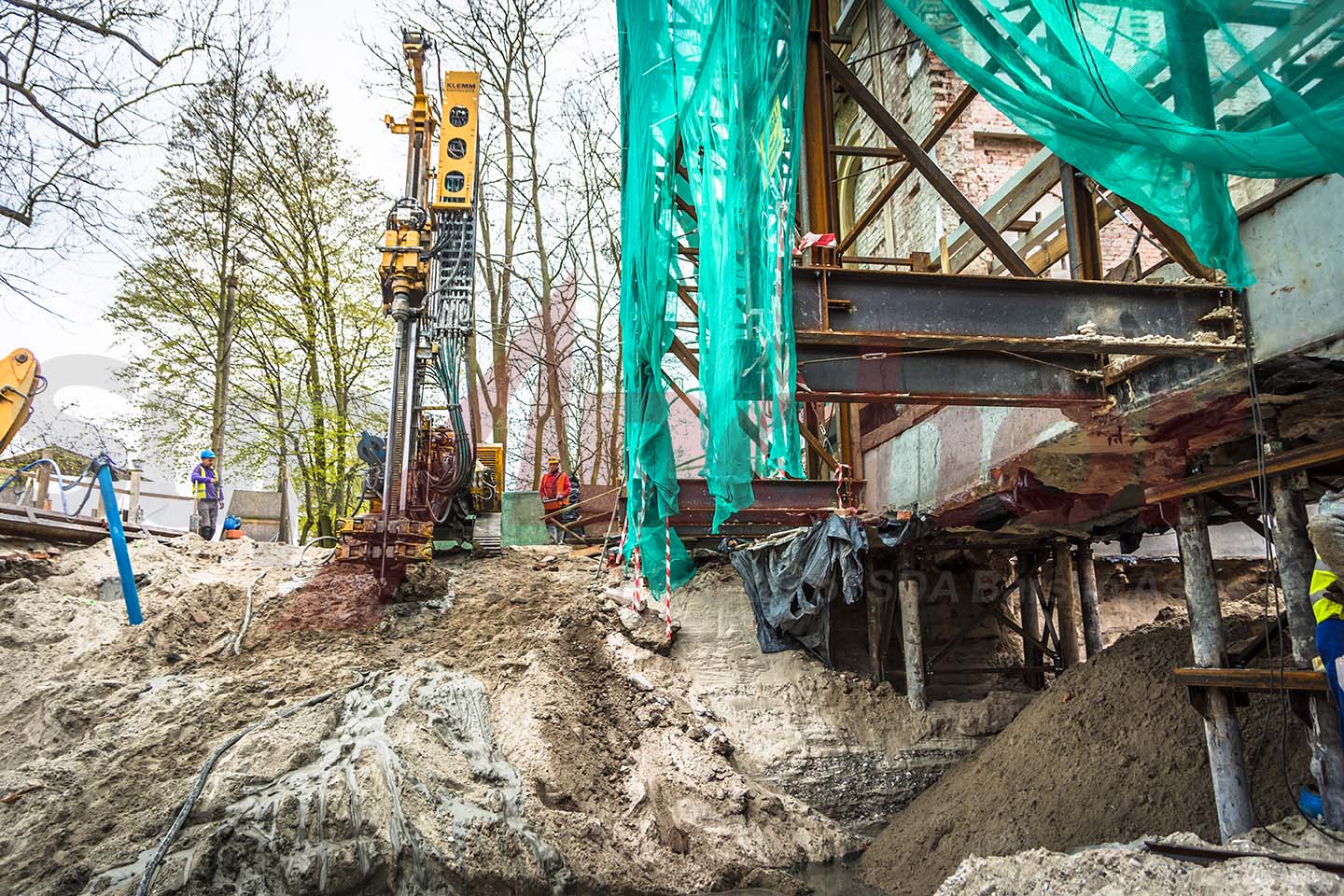 Construction site using SupAnchor self drilling anchor system
