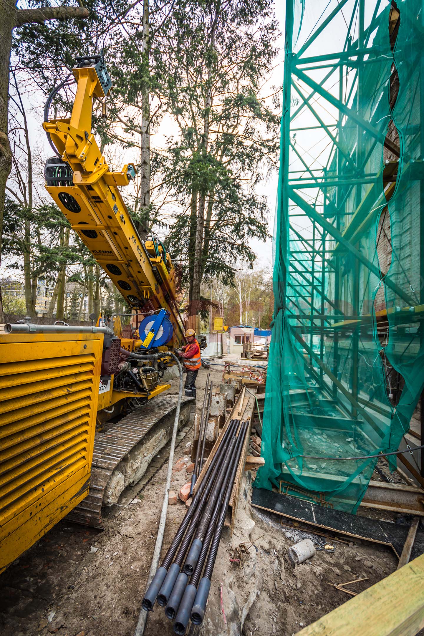 Construction site using SupAnchor self drilling anchor system