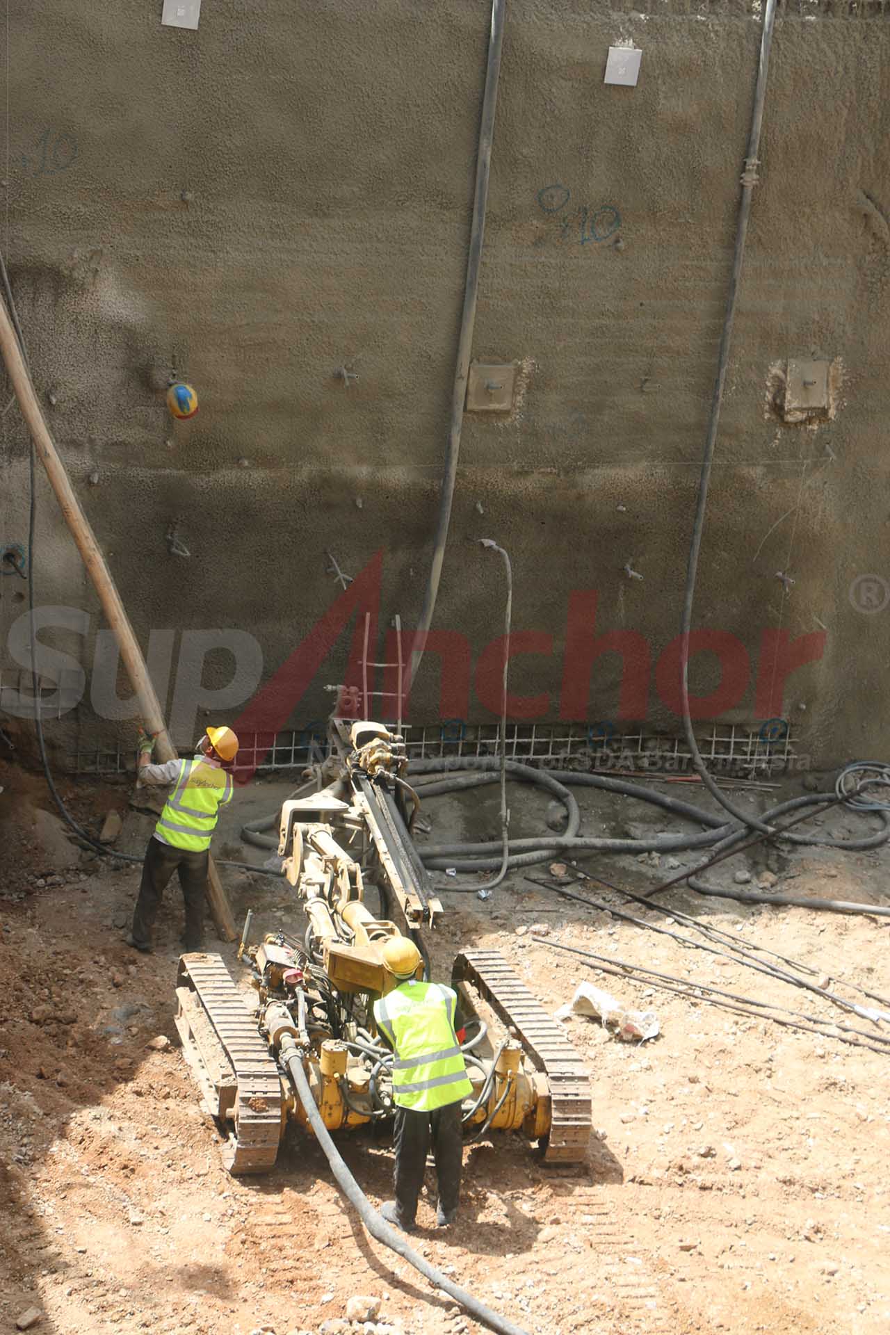 Construction site using SupAnchor self drilling anchor system