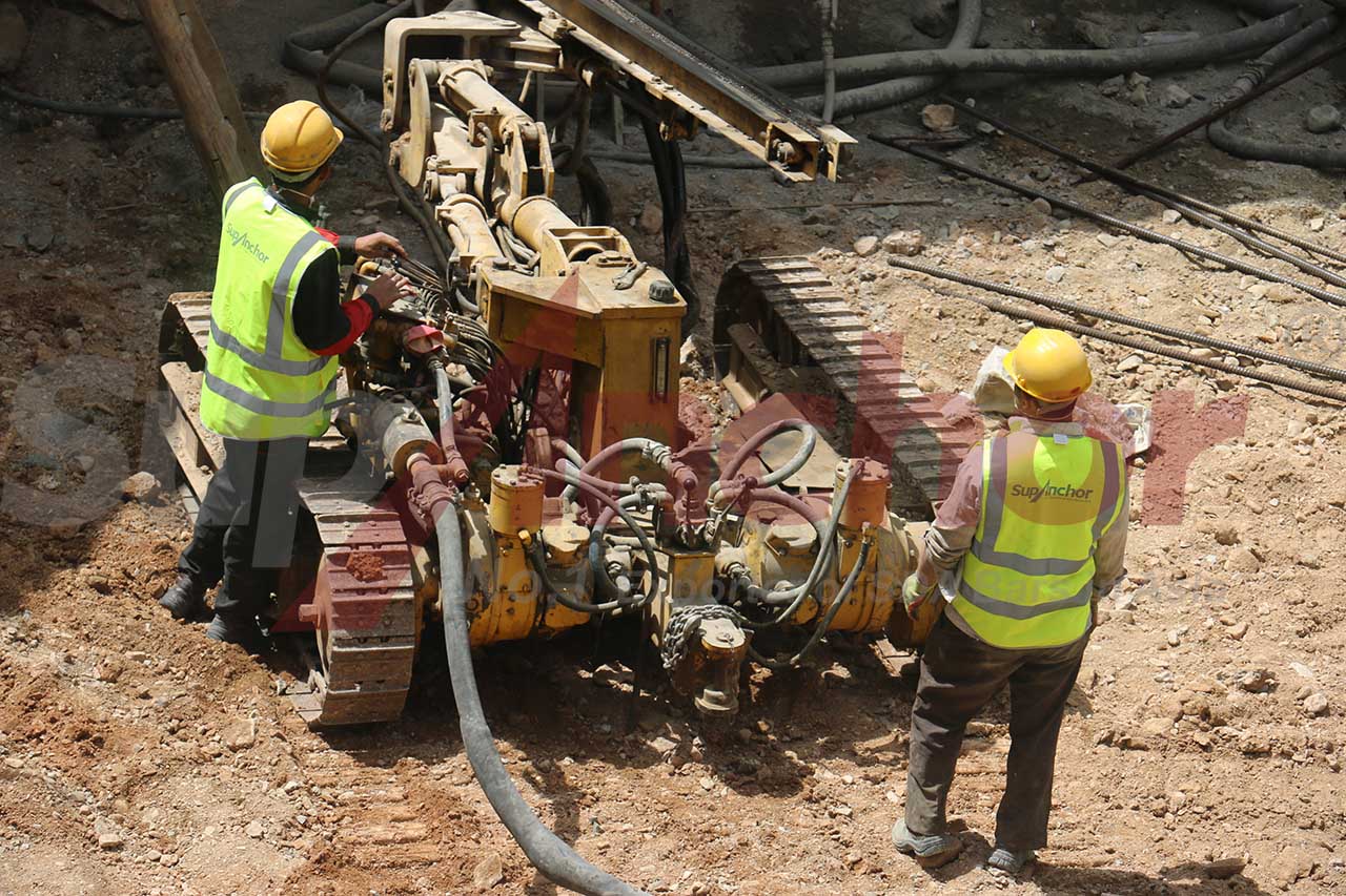 Construction site using SupAnchor self drilling anchor system