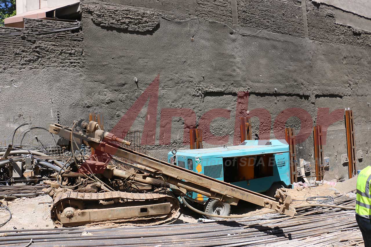 Construction site using SupAnchor self drilling anchor system