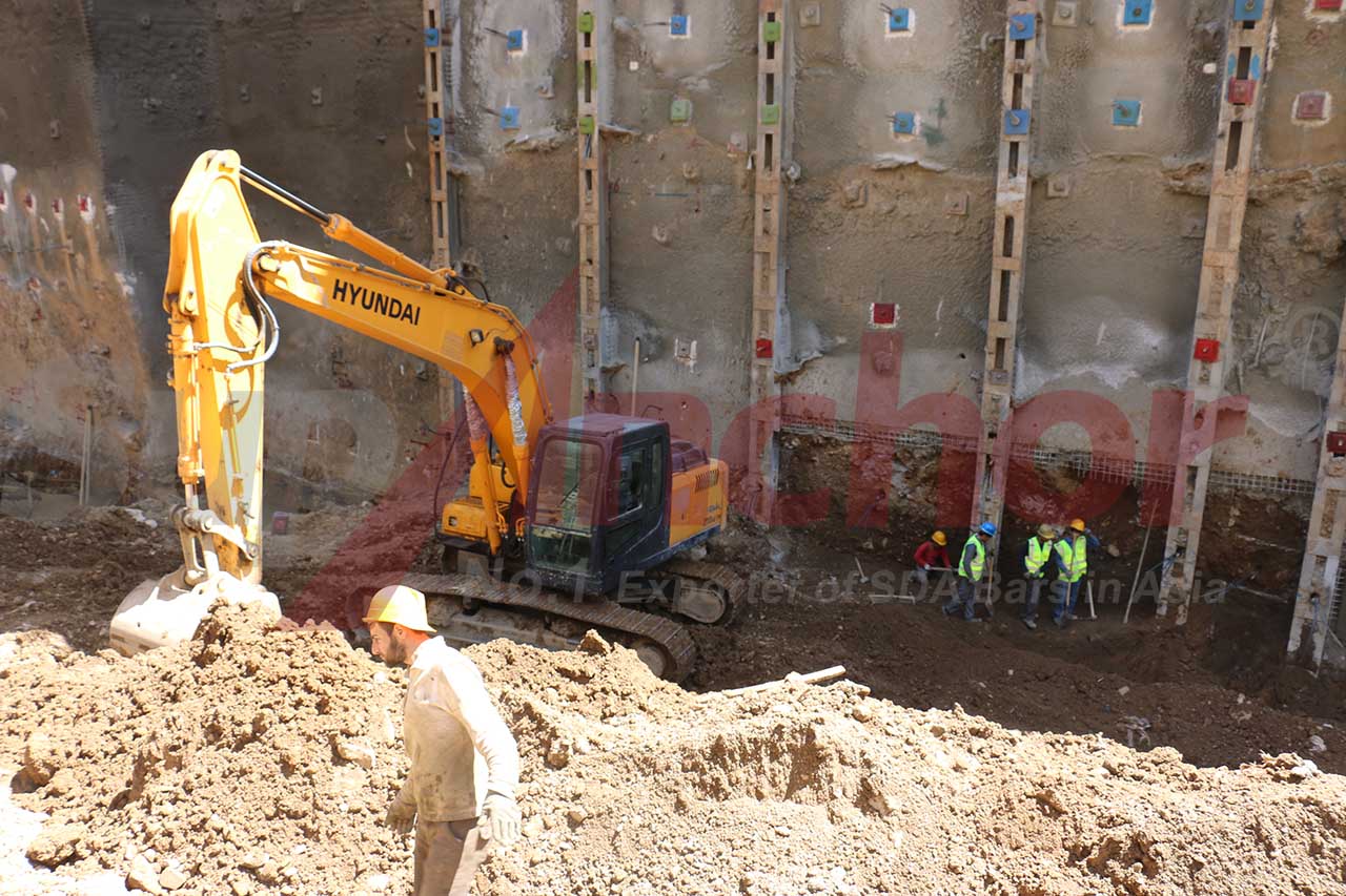 Construction site using SupAnchor self drilling anchor system