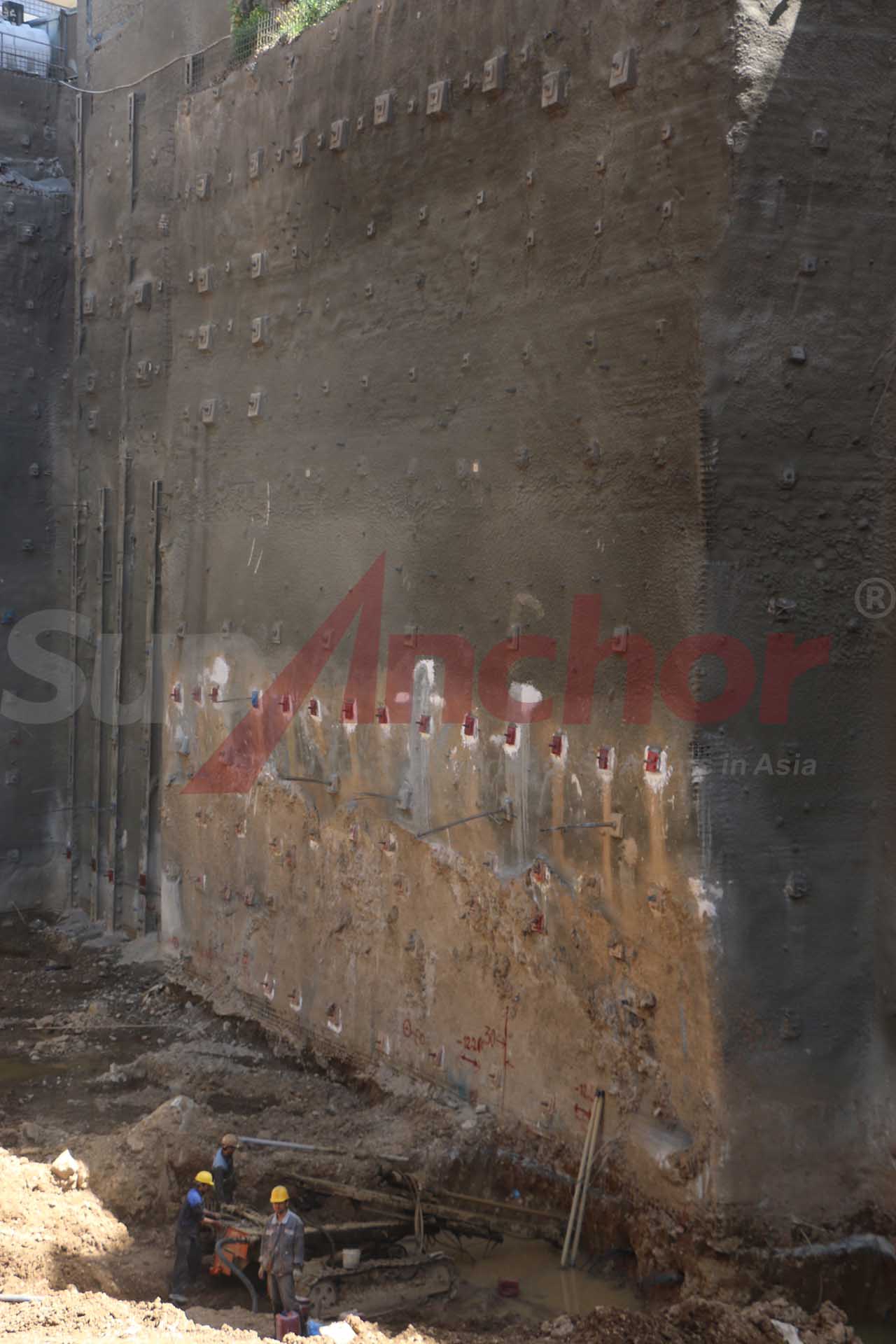 Construction site using SupAnchor self drilling anchor system