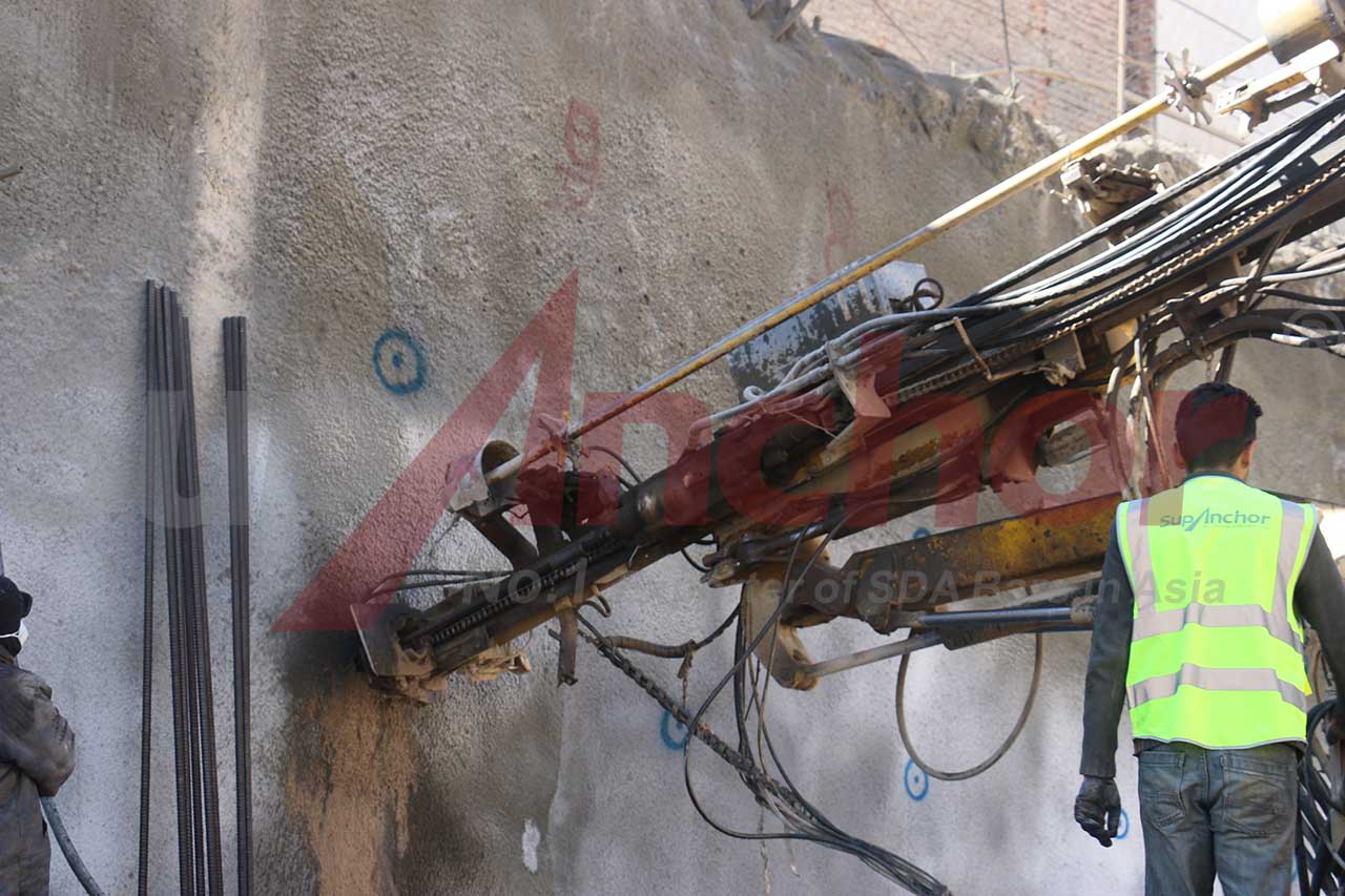 Construction site using SupAnchor self drilling anchor system