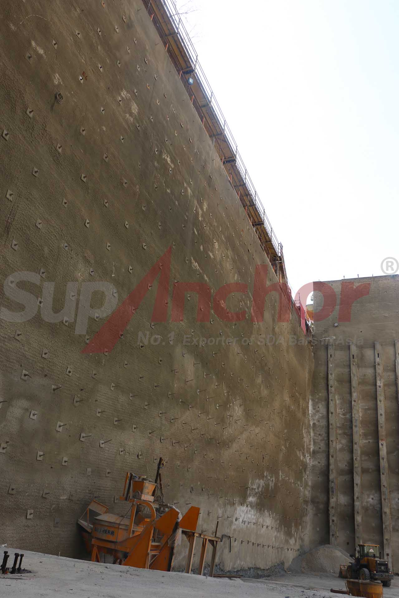 Construction site using SupAnchor self drilling anchor system